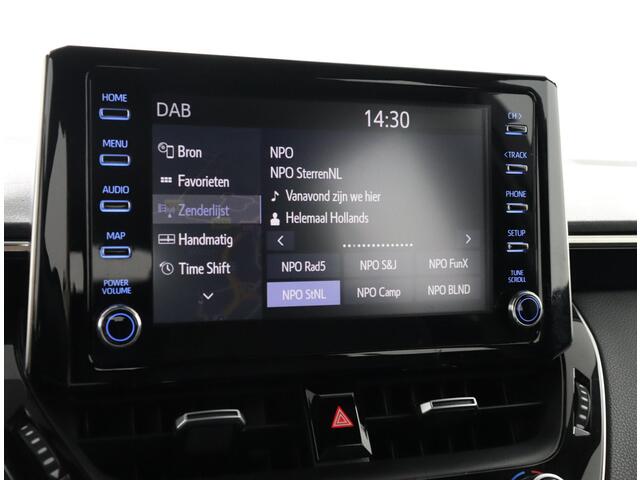 Toyota COROLLA Touring Sports 1.8 Hybrid Business Intro | Parkeer sensoren voor + achter | Navigatie | Stoelverwarming |
