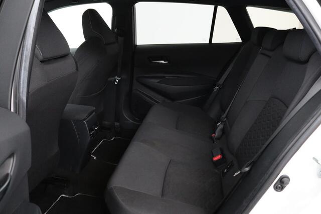 Toyota COROLLA 1.8 Hybrid Business Plus | Stoelverwarming | Trekhaak | Adaptive cruise | Camera | Carplay | Full LED | Navigatie | Climate control | Stuurverwarning
