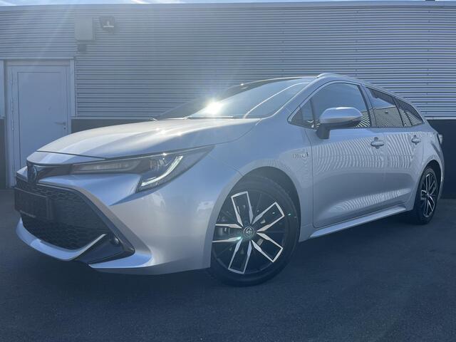 Toyota COROLLA Touring Sports 1.8 Hybrid Style Stoelverwarming, Achteruitrij camera, Elektr. bedienbare achterklep, Draadloze telefoonlader, Apple carplay en/of Android auto, LMV, Privacy glass