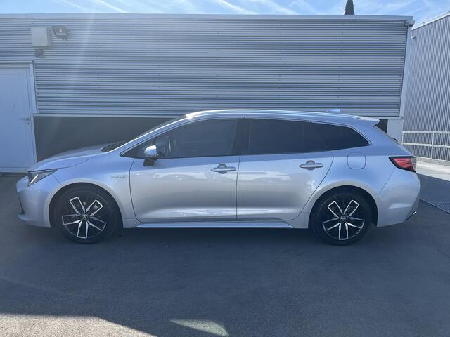 Toyota COROLLA Touring Sports 1.8 Hybrid Style Stoelverwarming, Achteruitrij camera, Elektr. bedienbare achterklep, Draadloze telefoonlader, Apple carplay en/of Android auto, LMV, Privacy glass