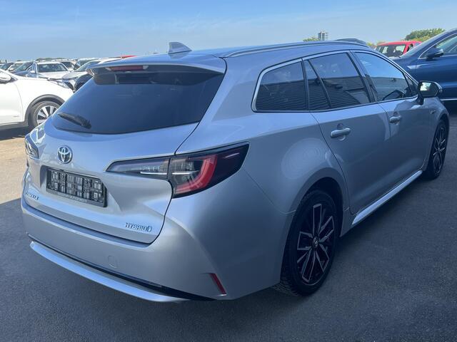 Toyota COROLLA Touring Sports 1.8 Hybrid Style Stoelverwarming, Achteruitrij camera, Elektr. bedienbare achterklep, Draadloze telefoonlader, Apple carplay en/of Android auto, LMV, Privacy glass