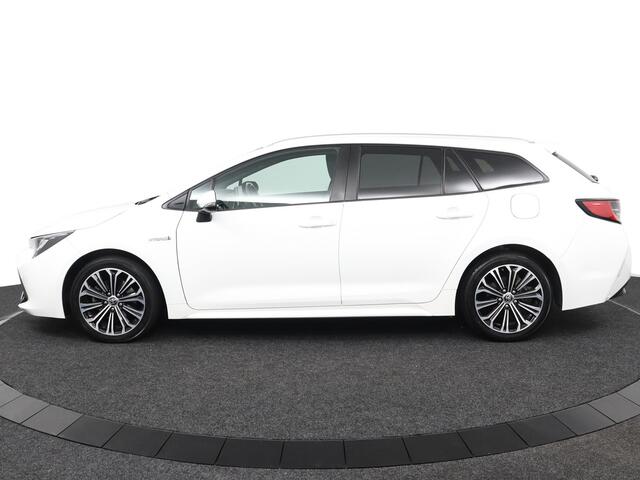 Toyota COROLLA Touring Sports 2.0 Hybrid Business Plus | Apple Carplay/Android Auto | Parkeersensoren | Trekhaak | Stoelverwarming |