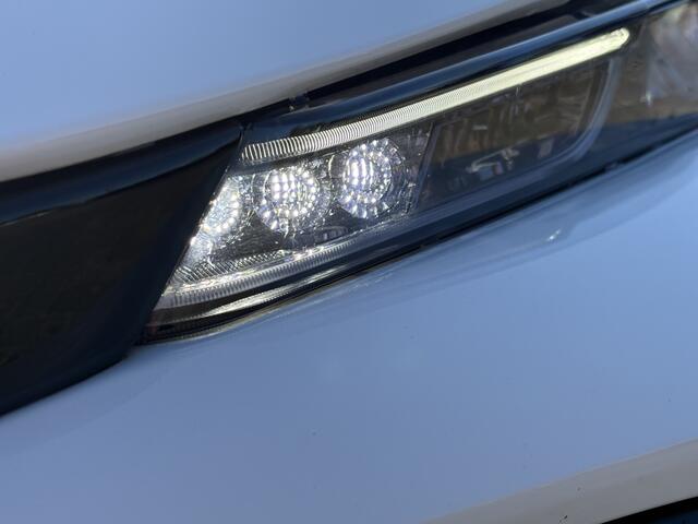 Toyota COROLLA 1.8 Hybrid Active AUTOMAAT-TREKHAAK-STOELVERWARMING