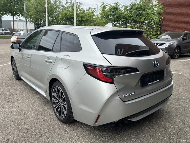 Toyota COROLLA Touring Sports 2.0 Hybrid Executive // 180 PK!! // NAVI // CAMERA // CLIMA // ADAPTIVE CRUISE //