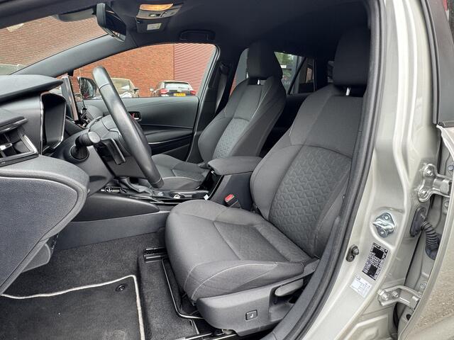 Toyota COROLLA Touring Sports 2.0 Hybrid Executive // 180 PK!! // NAVI // CAMERA // CLIMA // ADAPTIVE CRUISE //