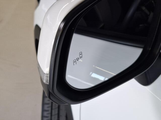 Toyota COROLLA Cross 2.0 Hybrid First Edition | PDC V+A | BSM | Trekhaak | Half-leder | Elektr. klep |