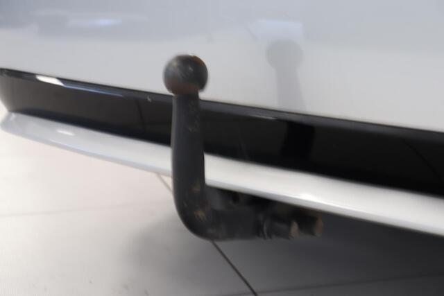Toyota COROLLA Touring Sports 1.8 Hybrid Business Plus | Camera | LED | Navigatie | Cruisecontrol adaptief | Trekhaak | All Season | Apple Carplay Android Auto |