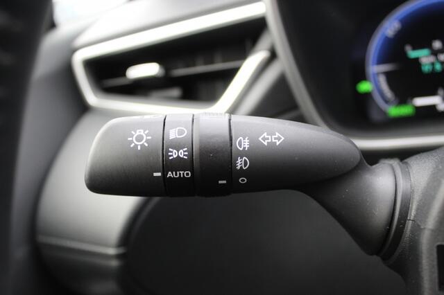 Toyota COROLLA Hybrid 140 Style | Sensoren v/a | El. Achterklep | Stoel- & Stuu