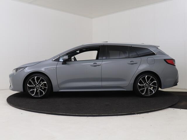 Toyota COROLLA Touring Sports 2.0 Hybrid Executive | Navigatie | HUD | BSM | Parkeersensoren voor + achter |