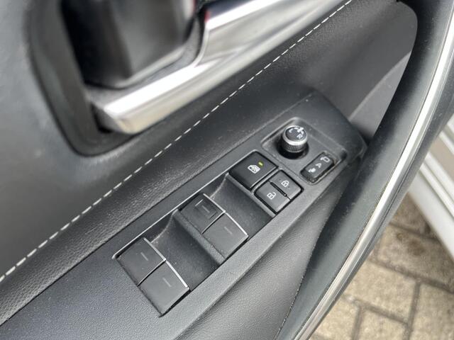 Toyota COROLLA Touring Sports 1.8 Hybrid Business Intro