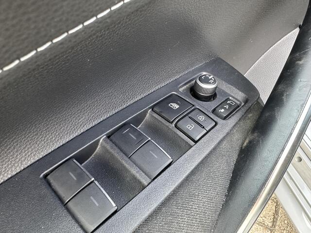 Toyota COROLLA Touring Sports 1.8 Hybrid Business Plus