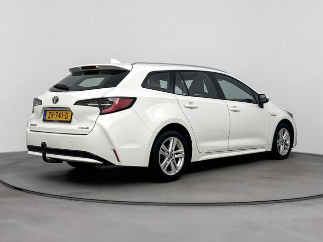 Toyota COROLLA Touring Sports 1.8 Hybrid Active | Trekhaak | NL-Auto | Apple Carplay /- Android Auto | Navigatie |