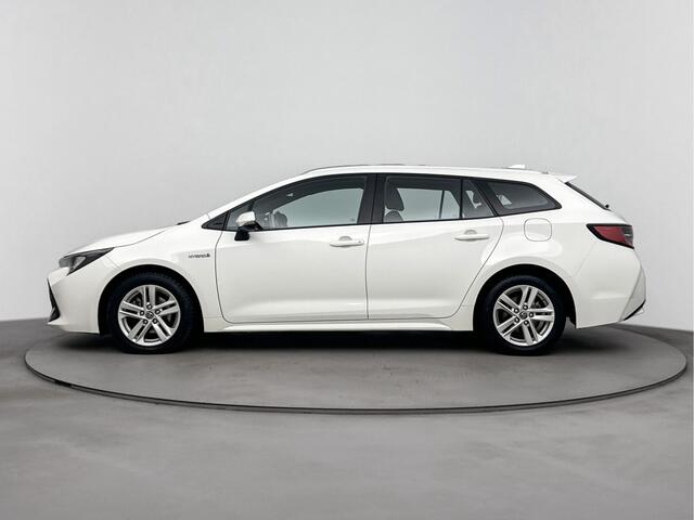 Toyota COROLLA Touring Sports 1.8 Hybrid Active | Trekhaak | NL-Auto | Apple Carplay /- Android Auto | Navigatie |