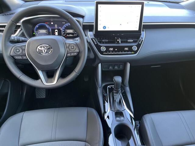 Toyota COROLLA Cross Hybrid 200 Style | Demonstratie auto | Attitude black |