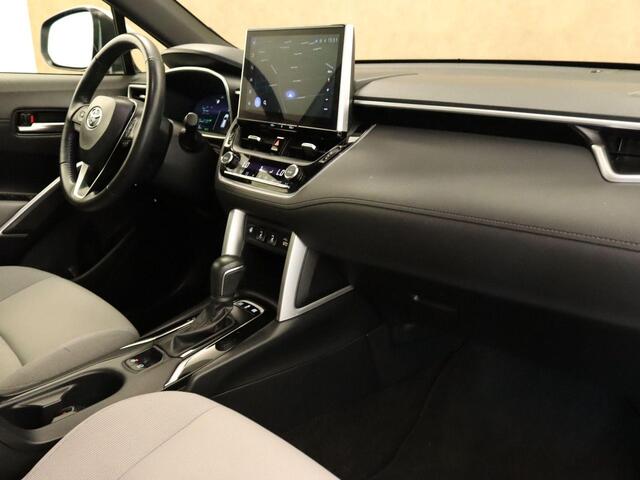 Toyota COROLLA Cross 2.0 High Power Hybrid Active - AFNEEMBARE TREKHAAK 750 KG GEREMD TREKGEWICHT - STUUR EN STOEL VERWARMING - ADAPTIVE CRUISE CONTROL - NAVIGATIE - CLIMATE CONTROL - APPLE CARPLAY/ANDROID AUTO