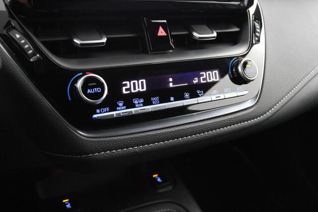 Toyota COROLLA 1.8 Hybrid Bi Tone Plus | Stoel stuur en voorruitverwarming | Parkeercamera | Keyless start |