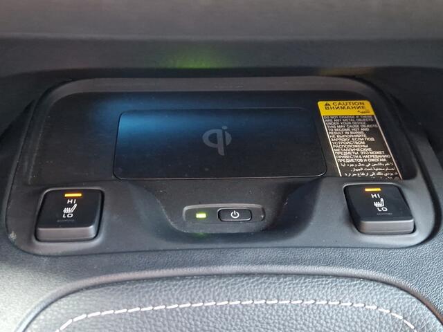 Toyota COROLLA 1.8 Hybrid Dynamic NL Auto - Stoelverwarming - Carplay