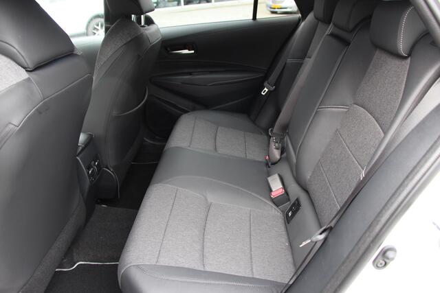 Toyota COROLLA Touring Sports 1.8 Hybrid First Edition **MODELJAAR 2023/ NAVIGATIE/ STOELVERWARMING**