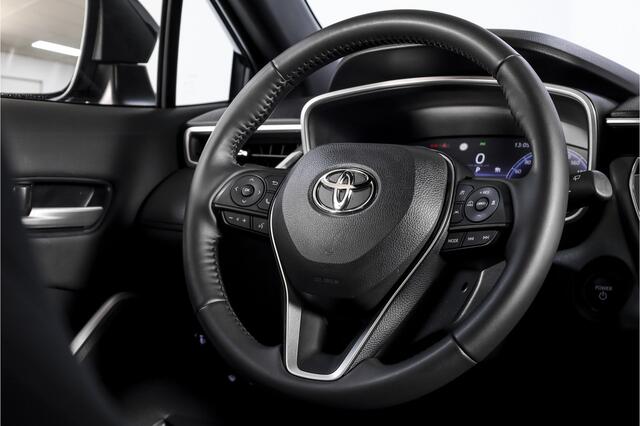 Toyota COROLLA Cross Hybrid 140 Style | Dig. Cockpit | Adapt. Cruise | Stoel+-Stuurverw. | Trekhaak | PDC | Camera | NAV+App. Connect | Elek. Klep | ECC | LM 18" |
