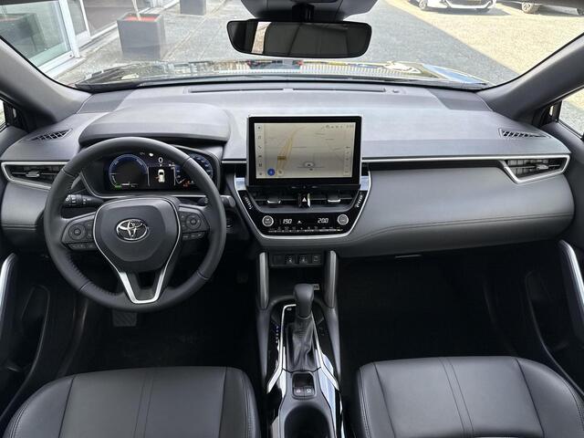 Toyota COROLLA Cross Hybrid 200 Style **NIEUWE AUTO/ DIRECT LEVERBAAR**