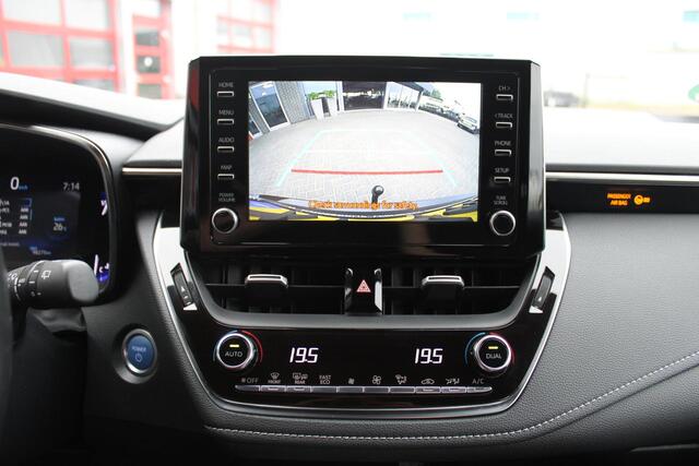 Toyota COROLLA Touring Sports 1.8 Hybrid Business Intro Trekhaak/Adaptive/Head Up