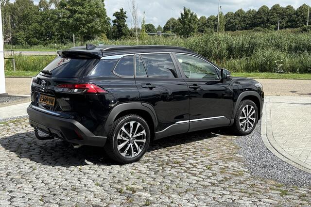 Toyota COROLLA Cross 2.0 High Power Hybrid First Edition Trekhaak, BSM, All season, Navi.