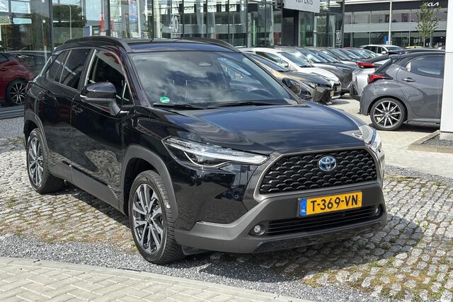 Toyota COROLLA Cross 2.0 High Power Hybrid First Edition Trekhaak, BSM, All season, Navi.