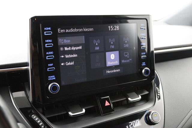 Toyota COROLLA Touring Sports 2.0 Hybrid Trek | Stuur-stoel en voorruit verwarming | Parkeersensoren voor en achter |