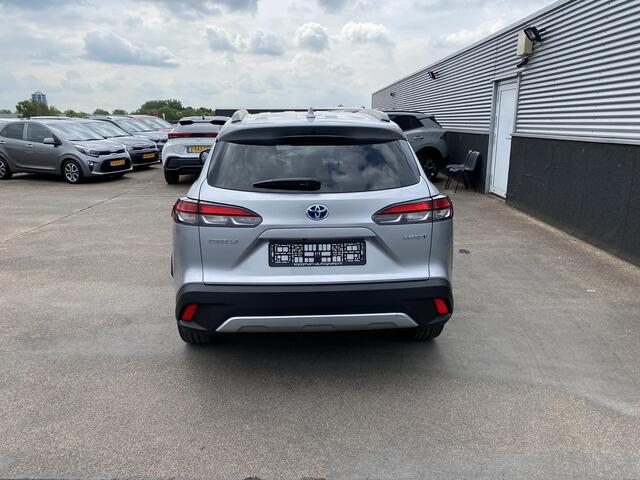 Toyota COROLLA Cross Hybrid 140 Dynamic Adaptieve cruise control, navigatie Apple CarPlay/Android Auto, draadloze telefoonlader, keyless