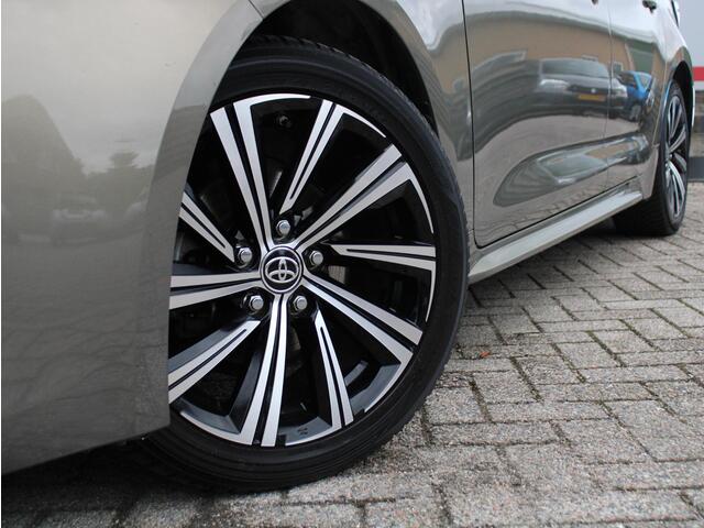 Toyota COROLLA Touring Sports 1.8 Hybrid Dynamic Achteruitrijcamera, Stoelverwarming, Cruise Control Adaptief, Draadloze Telefoonlader