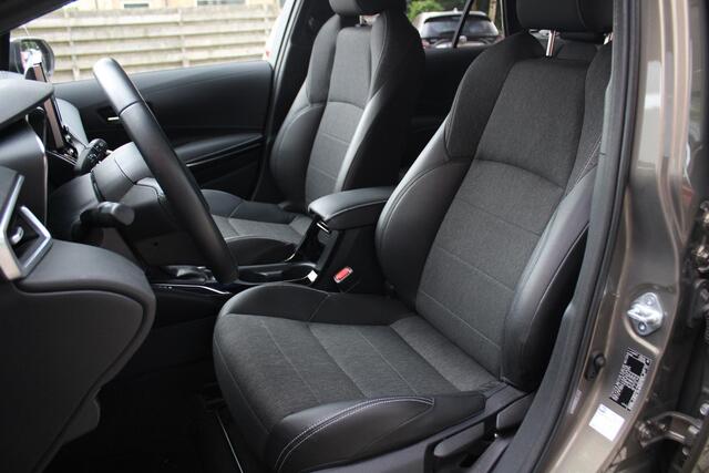 Toyota COROLLA Touring Sports 1.8 Hybrid Dynamic Achteruitrijcamera, Stoelverwarming, Cruise Control Adaptief, Draadloze Telefoonlader