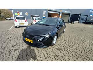 toyota-corolla-1.8-hybrid-active