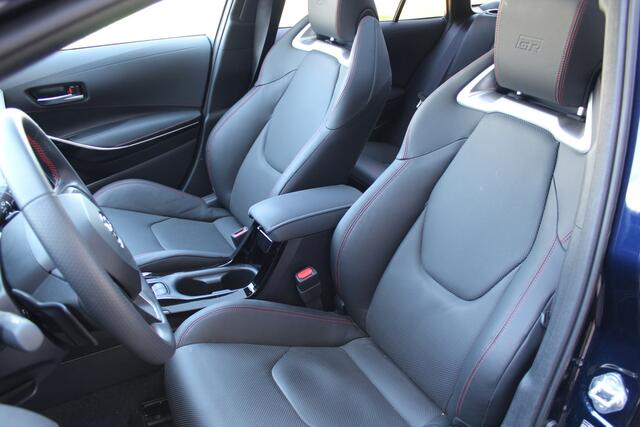 Toyota COROLLA Touring Sports 2.0 Hybrid GR Sport Plus 200pk | Rijklaar | Panodak | JBL | Leder | Elek. achterklep | Camera