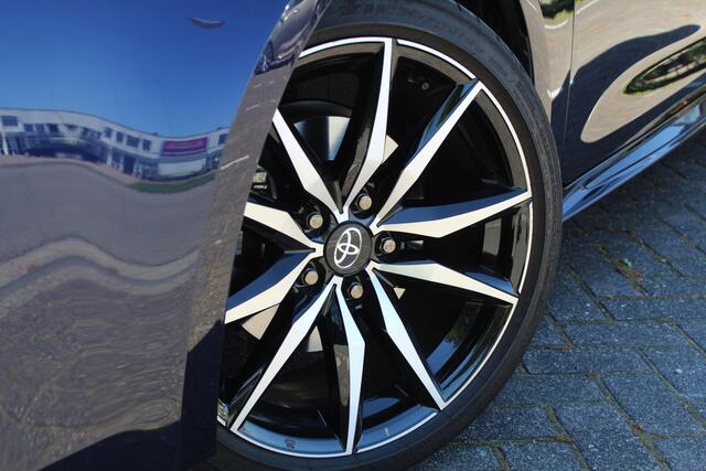 Toyota COROLLA Touring Sports 2.0 Hybrid GR Sport Plus 200pk | Rijklaar | Panodak | JBL | Leder | Elek. achterklep | Camera