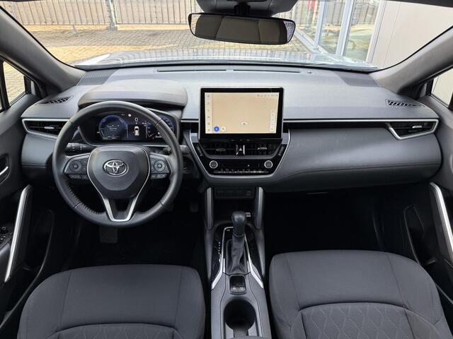Toyota COROLLA Cross Hybrid 140 Style **NAVIGATIE/ DODEHOEK DETECTIE/ PARKEERSENSOREN/ 36 MAANDEN GARANTIE**