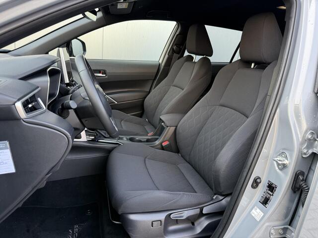 Toyota COROLLA Cross Hybrid 140 Style **NAVIGATIE/ DODEHOEK DETECTIE/ PARKEERSENSOREN/ 36 MAANDEN GARANTIE**