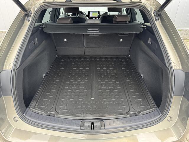 Toyota COROLLA Touring Sports 1.8 Hybrid Trek Dealer Onderhouden Trekhaak Apple Carplay Cruise Navi