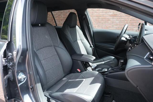 Toyota COROLLA 1.8 Hybrid 140pk CVT Touring Sport Dynamic Toyota Corolla 1.8 Hybrid 140pk CVT Touring Sports First Edition | Navi | Climate | Adaptive Cruise | Keyless | Camera | Elektrische Achterklep