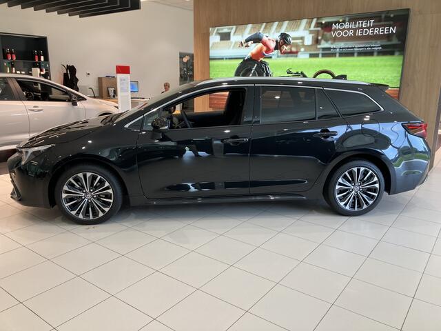 Toyota COROLLA Touring Sports Hybrid 140 Dynamic | Apple Carplay | 17 inch LM--velgen | Getinte ramen |