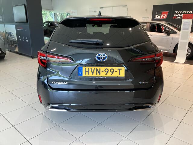 Toyota COROLLA Touring Sports Hybrid 140 Dynamic | Apple Carplay | 17 inch LM--velgen | Getinte ramen |
