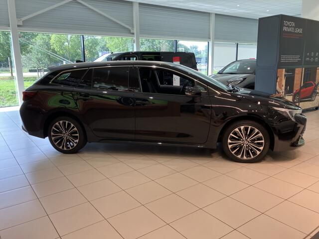 Toyota COROLLA Touring Sports Hybrid 140 Dynamic | Apple Carplay | 17 inch LM--velgen | Getinte ramen |