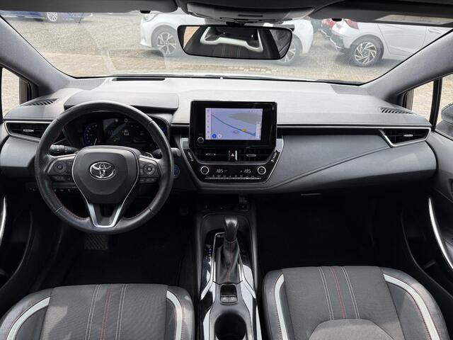 Toyota COROLLA Hybrid 180 GR Sport **DODEHOEK DETECTIE/ HEAD UP DISPLAY/ STOEL EN STUURWIELVERWARMING/ 36 MAANDEN GARANTIE**