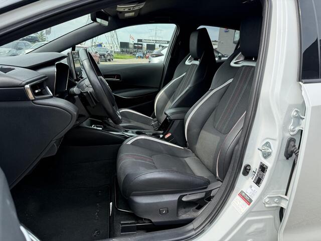 Toyota COROLLA Hybrid 180 GR Sport **DODEHOEK DETECTIE/ HEAD UP DISPLAY/ STOEL EN STUURWIELVERWARMING/ 36 MAANDEN GARANTIE**