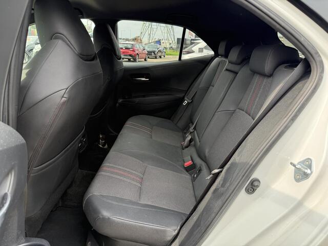 Toyota COROLLA Hybrid 180 GR Sport **DODEHOEK DETECTIE/ HEAD UP DISPLAY/ STOEL EN STUURWIELVERWARMING/ 36 MAANDEN GARANTIE**