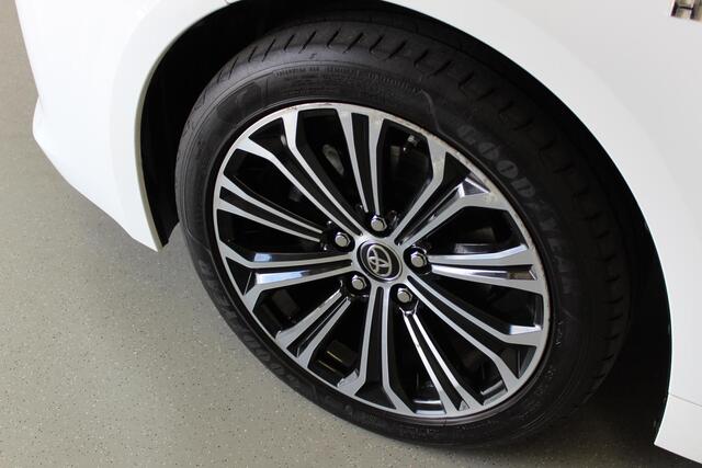 Toyota COROLLA Touring Sports 1.8 Hybrid Dynamic | TREKHAAK | PDC--V/A | CAMERA | 17'LMV | KEYLESS | STOEL-VERW | NAVI | LED |