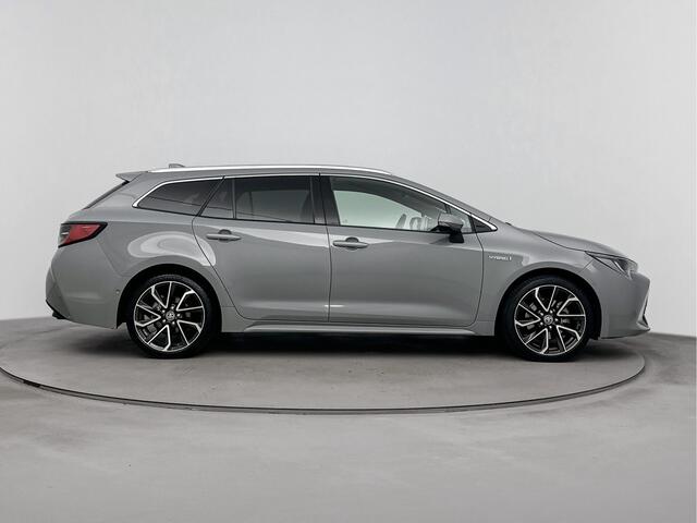 Toyota COROLLA Touring Sports 2.0 Hybrid Executive | Parkeerhulp | Stoelverwarming | Elek. achterklep | 1/2 leder | 18'' LM velgen |