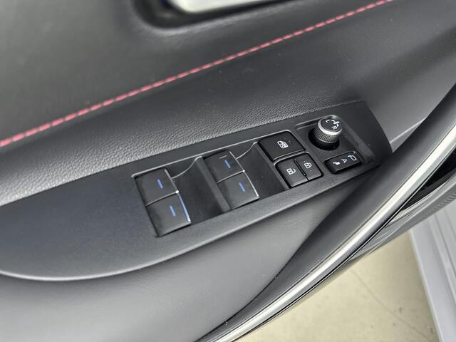 Toyota COROLLA Touring Sports 2.0 Hybrid Executive | Parkeerhulp | Stoelverwarming | Elek. achterklep | 1/2 leder | 18'' LM velgen |