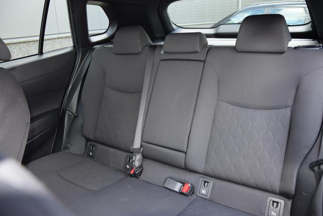Toyota COROLLA Cross Hybrid 200 Dynamic | Automaat | Fabrieksgarantie | Stuur/-en stoelverwarming |