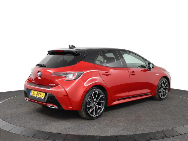 Toyota COROLLA 2.0 Hybrid Executive | Parkeer sensoren | Navigatie | Head-Up display |