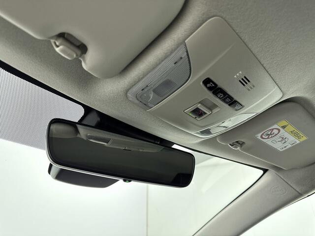 Toyota COROLLA 1.8 Hybrid Business Plus | NL-Auto | Trekhaak | Apple Carplay -/ Android Auto | Stoelverwarming |